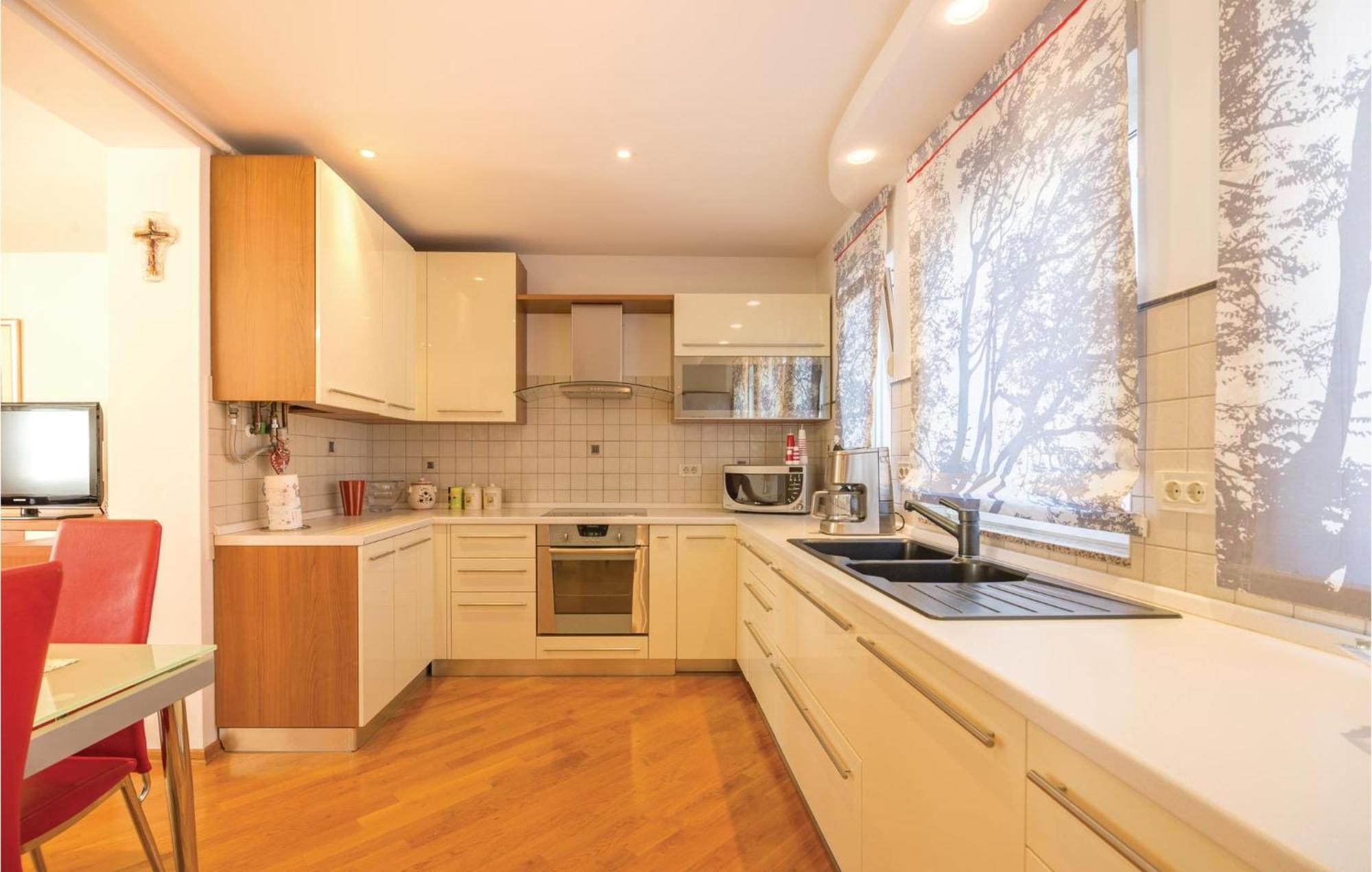 Cozy Apartment In Rijeka With Kitchen Exteriér fotografie